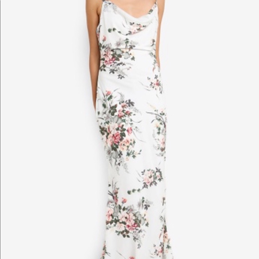 Missguided white floral maxi🌸🌸🌸🎀